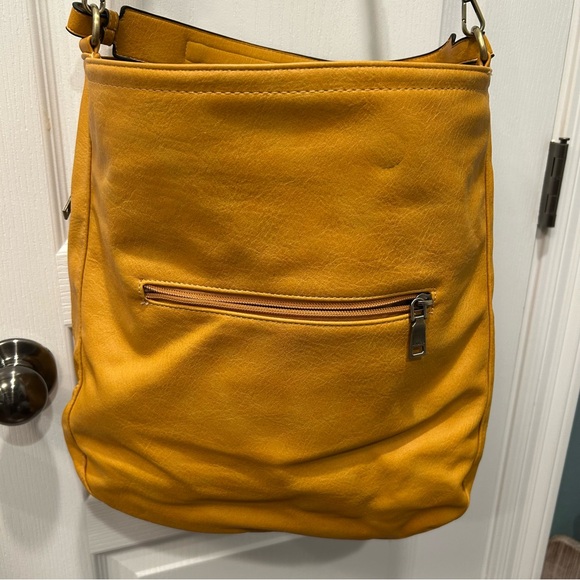 Jen & Co Vegan Leather Conceal Carry Shoulder Bag In Mustard(minor flaws)see pic - Picture 5 of 13